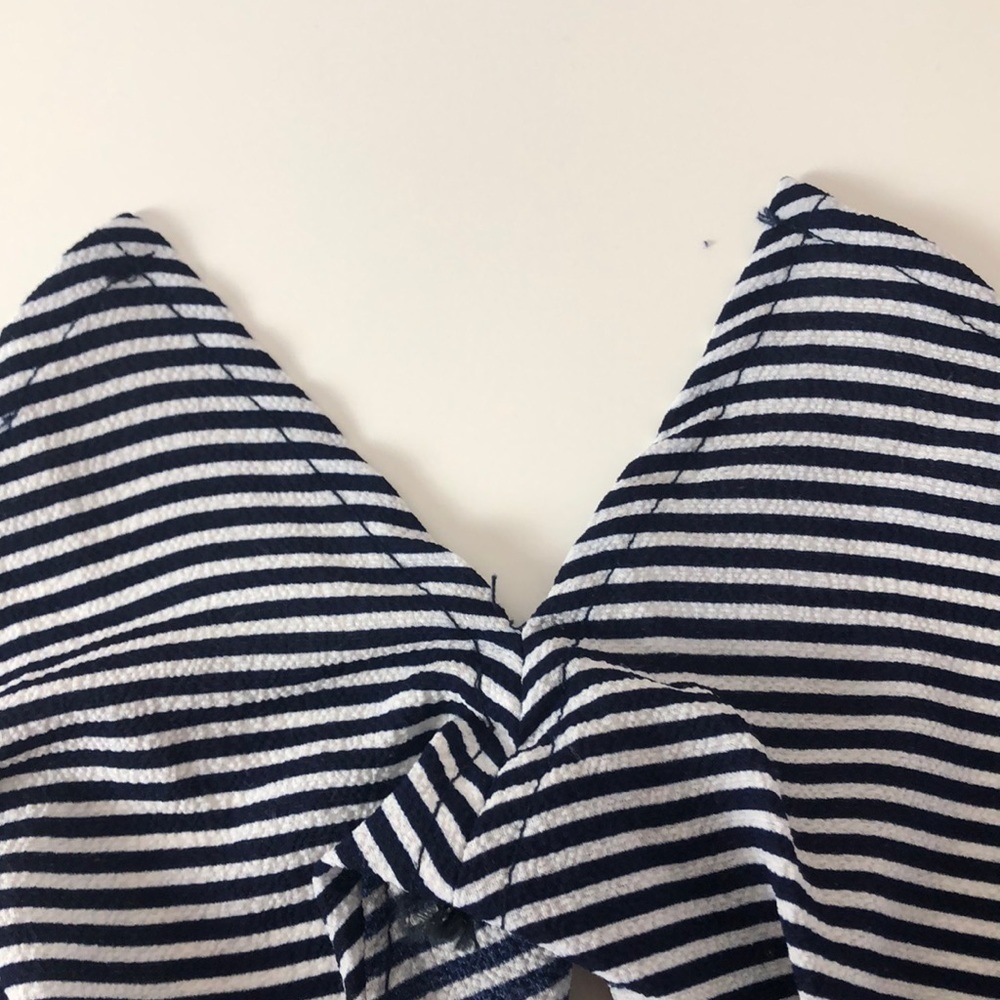 Monteau Shoulder Strap Blouse Medium - Picture 8 of 8